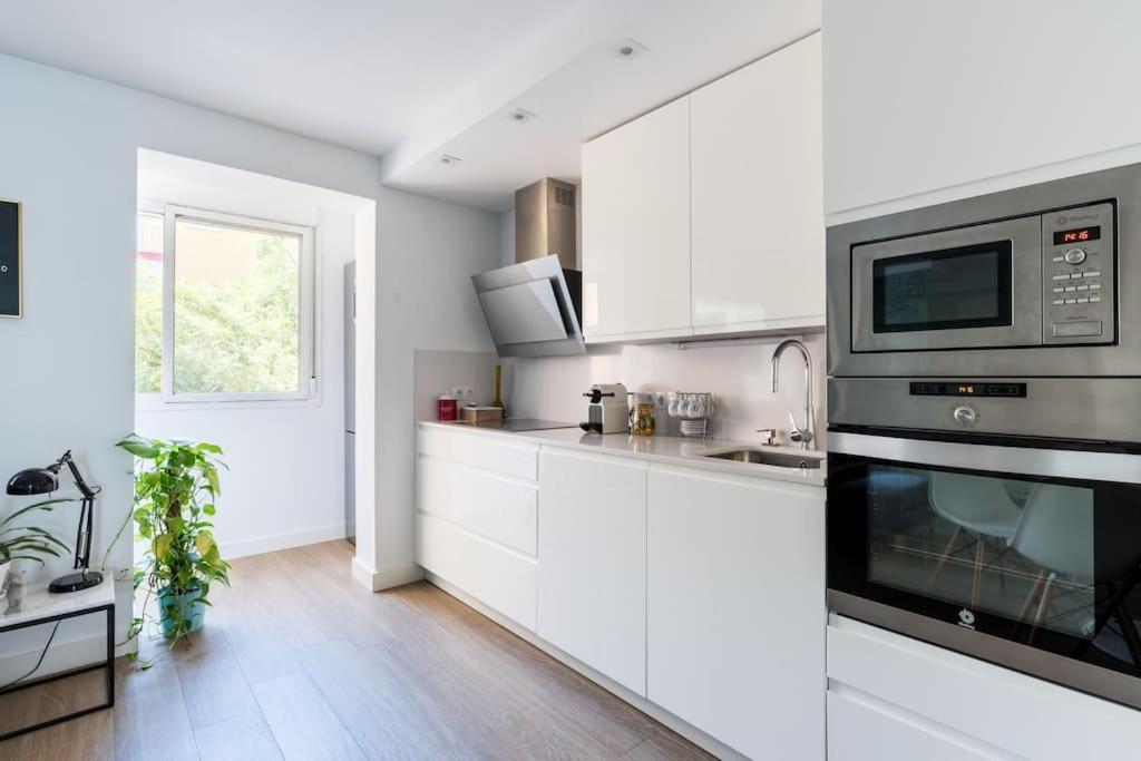 Apartamento Moderno En Triana 2 Dormitorios Y Aire Acondicionado Севілья Екстер'єр фото