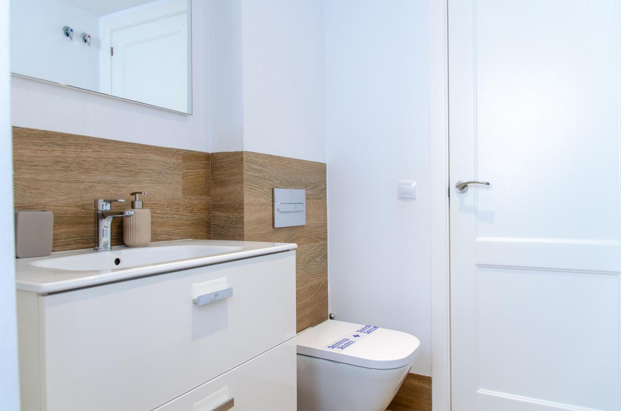 Apartamento Moderno En Triana 2 Dormitorios Y Aire Acondicionado Севілья Екстер'єр фото