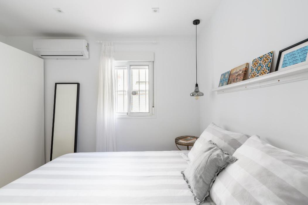 Apartamento Moderno En Triana 2 Dormitorios Y Aire Acondicionado Севілья Екстер'єр фото